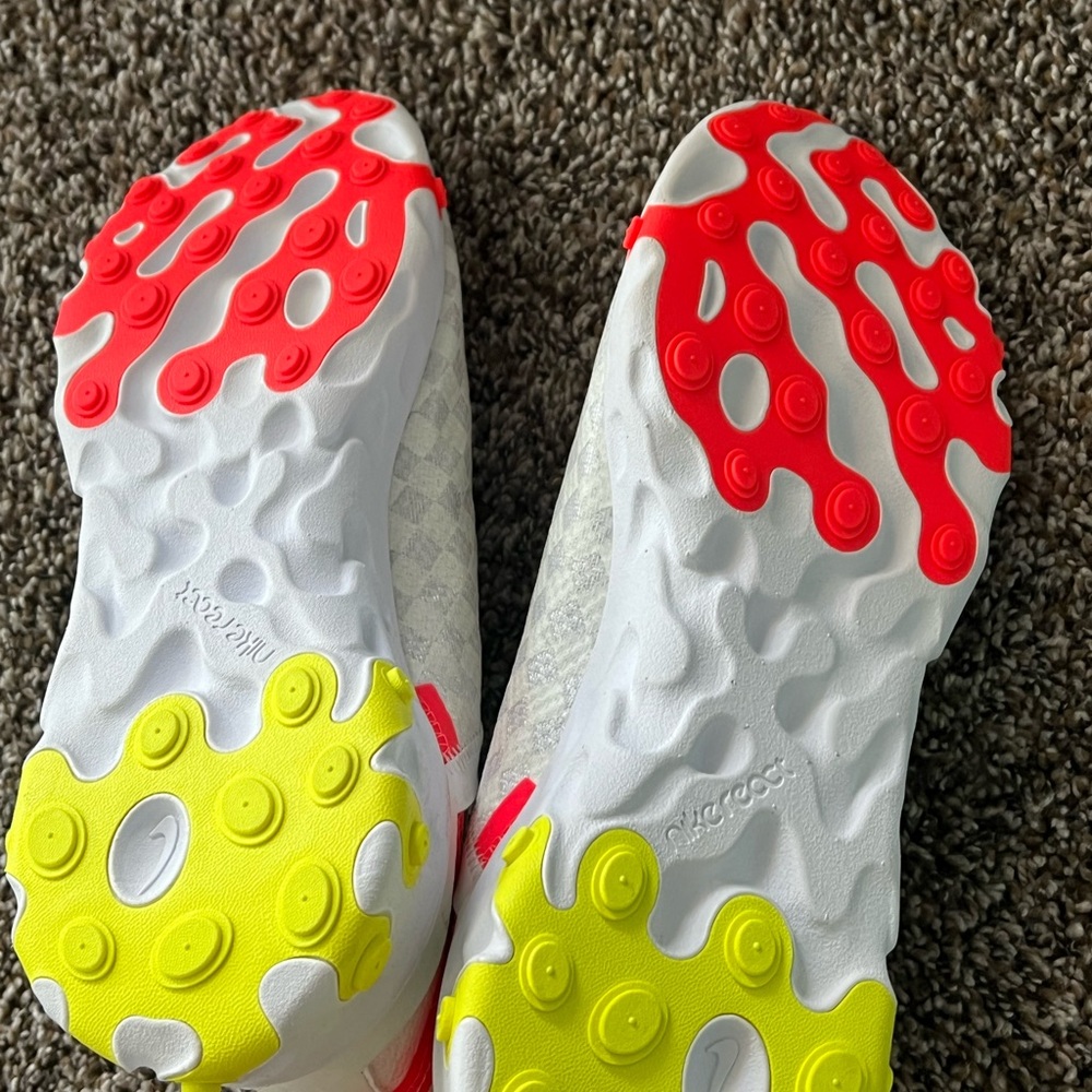 Nike Shoes React - image 4